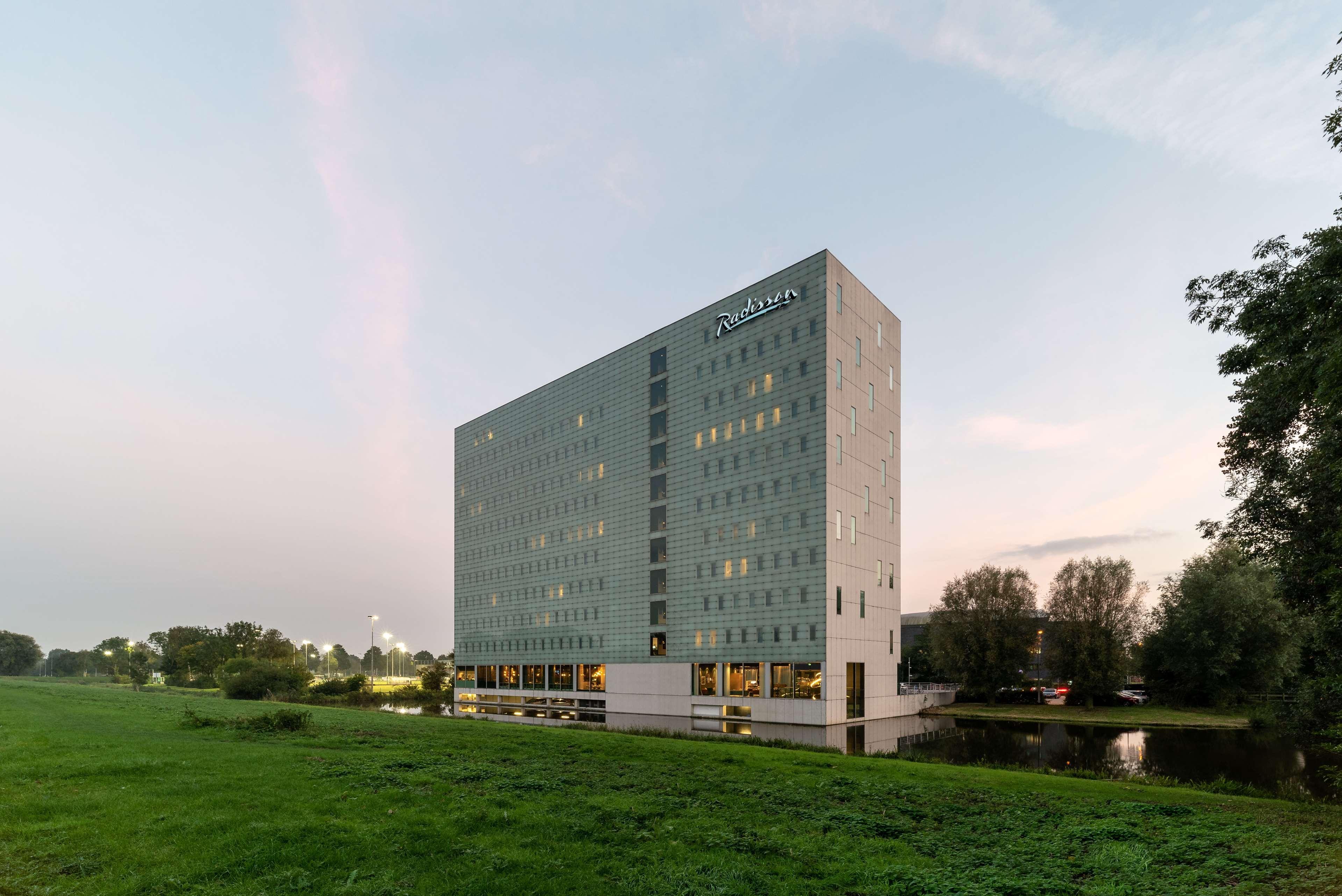 Radisson Hotel And Suites Amsterdam South Экстерьер фото